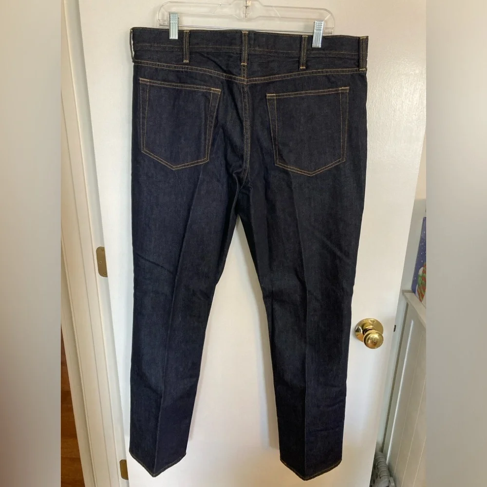 J Crew, Men's Straight Leg, dark blue Jeans. Size, 38X32 - Picture 2 of 9